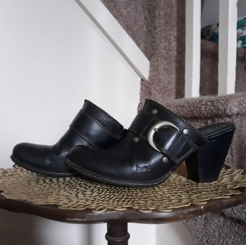 B.o.c black leather clogs mules